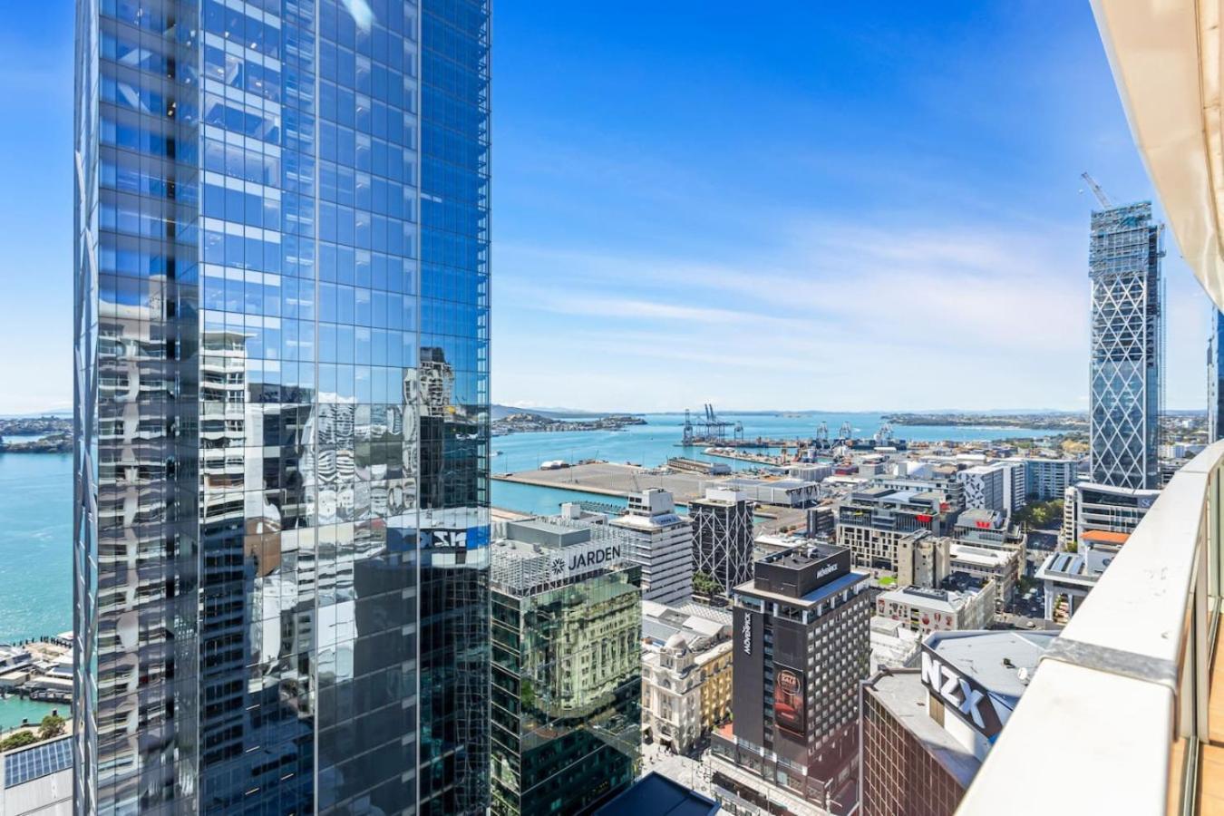 Luxury 3Br Quay West With Views Pool And Parking Apartment Auckland Exterior photo