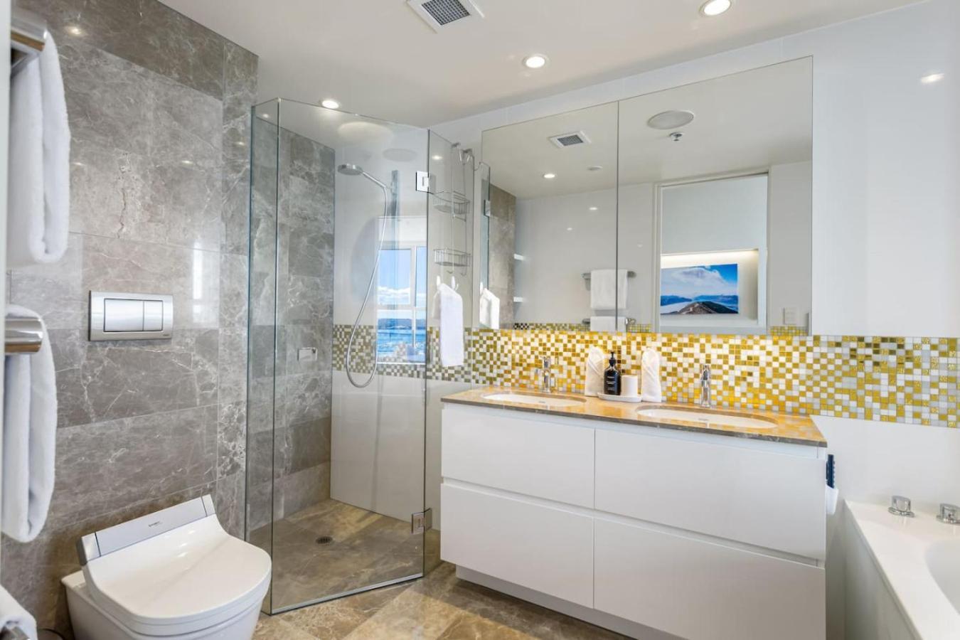 Luxury 3Br Quay West With Views Pool And Parking Apartment Auckland Exterior photo